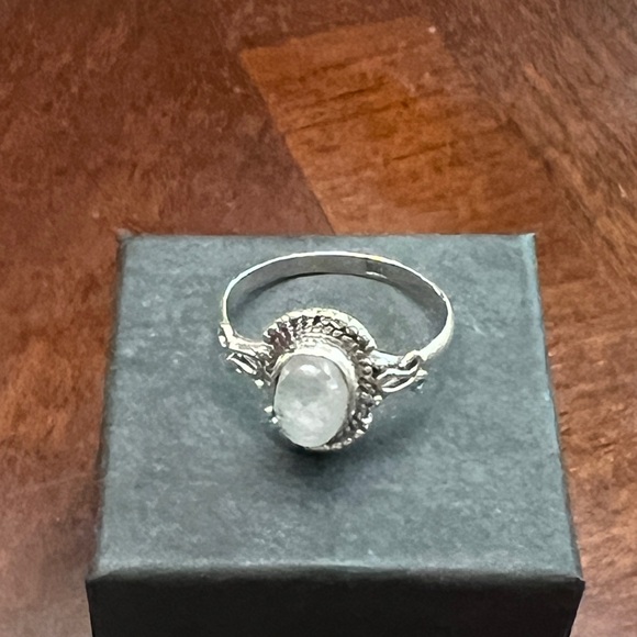 Moonstone Sterling Silver Ring Size 7.5
Natural stone - Picture 8 of 10